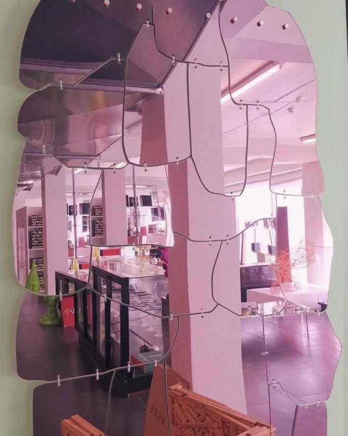 Дизайнерское пурпурное зеркало