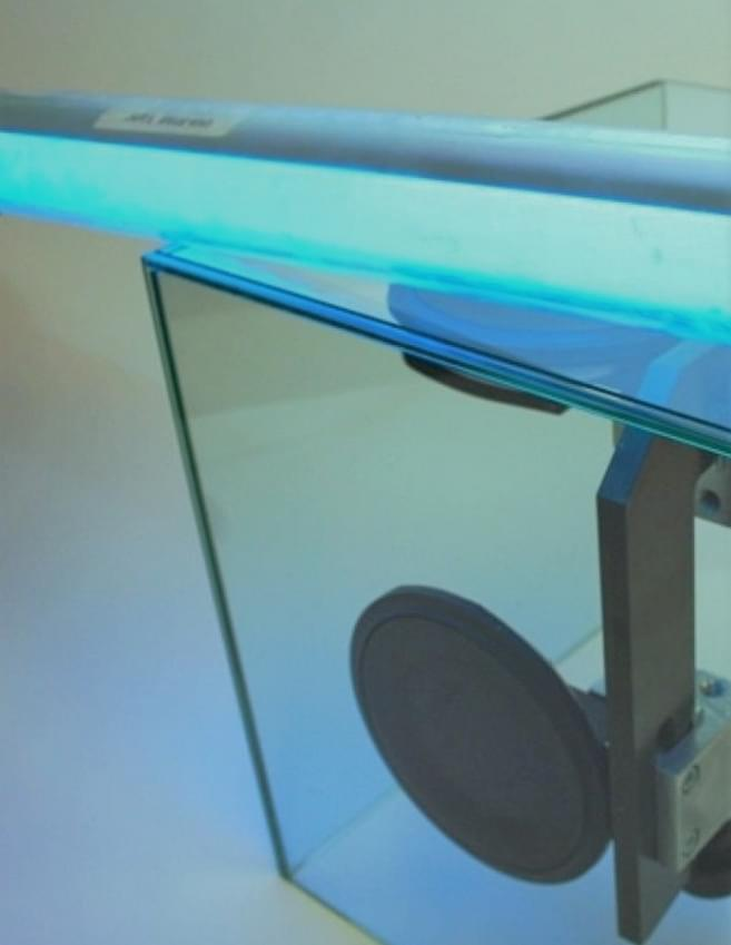 Процесс затвердевание клея для стекла под УФ-излучением