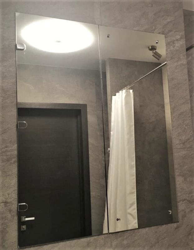 зеркальные дверцы в ванной